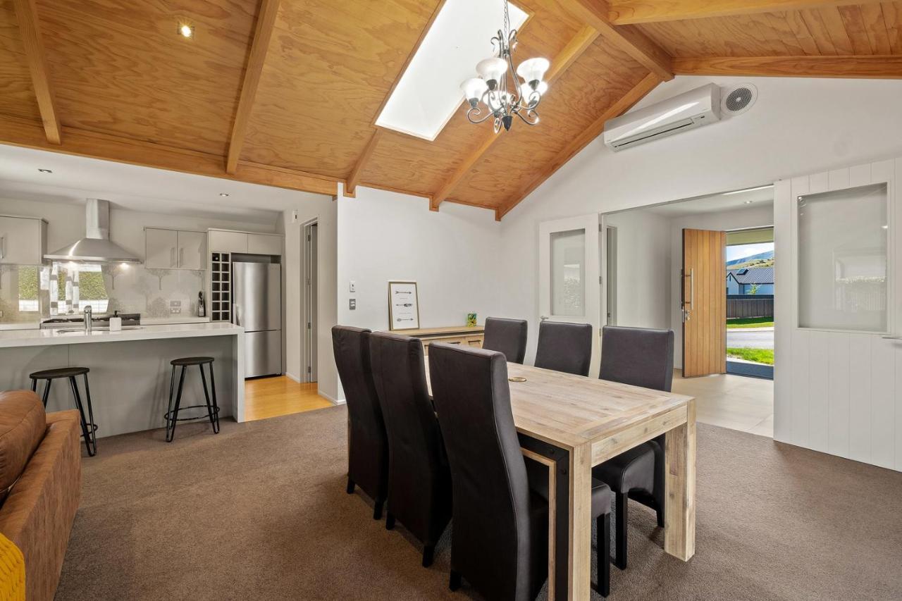 Roys Bay Lodge - Wanaka Holiday Home Exterior foto